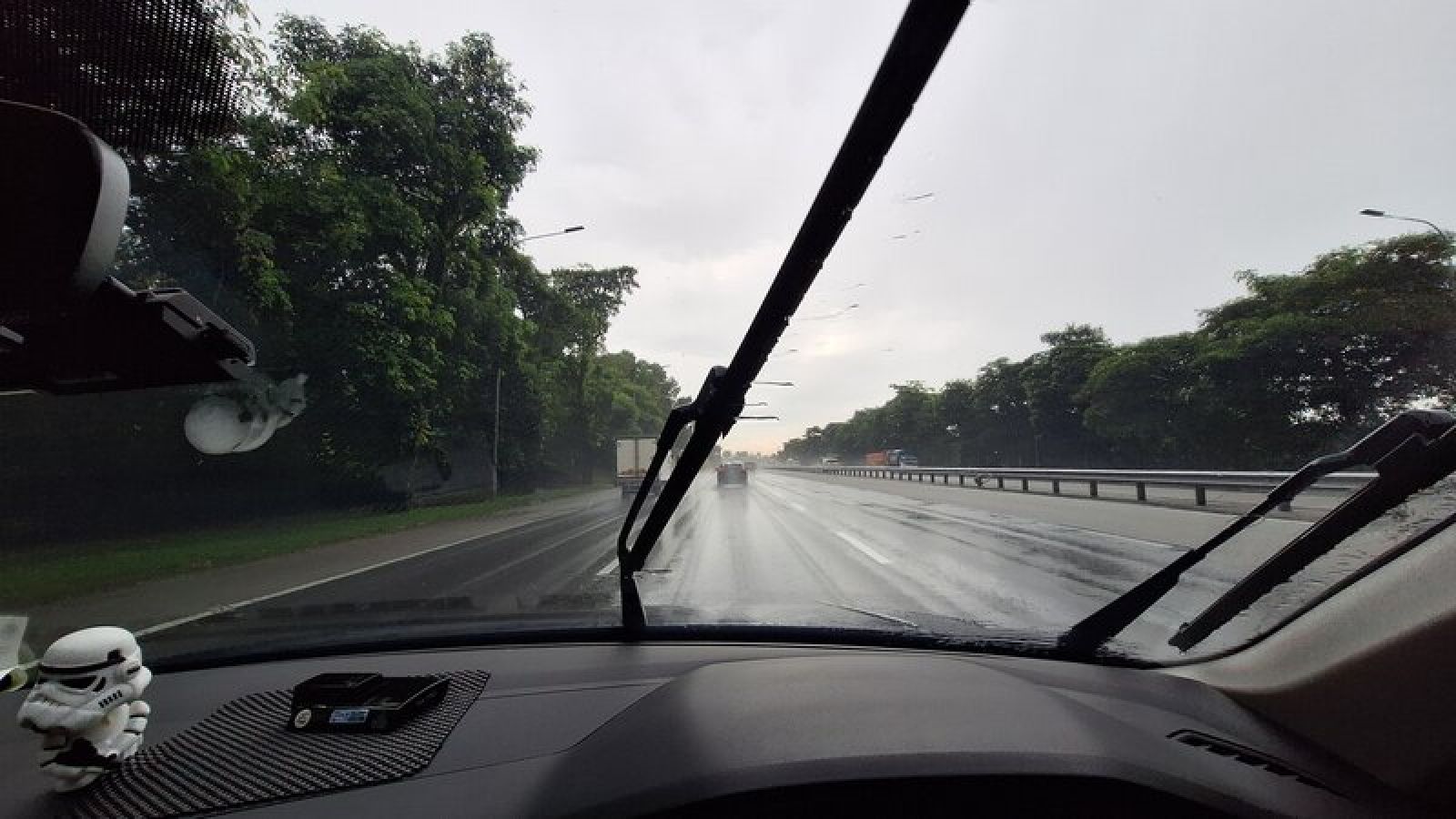Checking and Replacing Wiper Blades – How visibility affects safety and when to replace blades.
