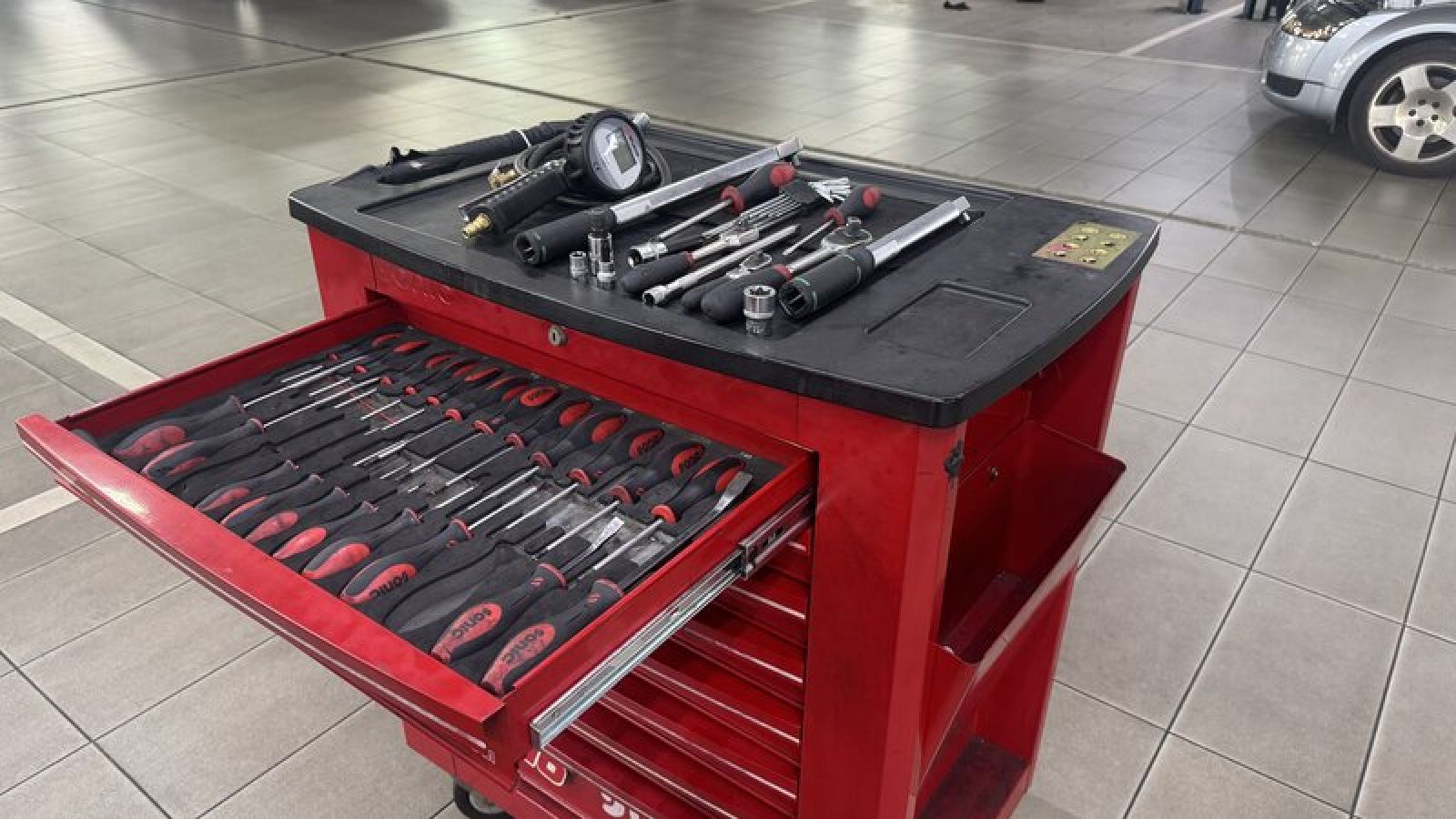 Must-Have Tools for the DIY Car Enthusiast